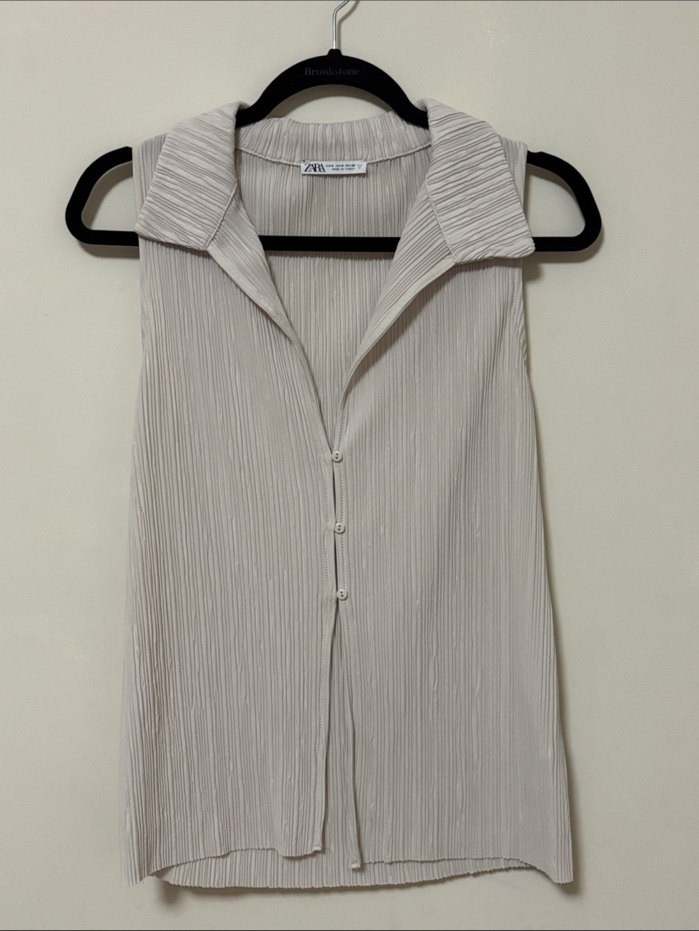 ZARA Cream Sleeveless Pleated Button-Front Shirt